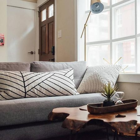 Renovated & Modern Home In Downtown Philly 필라델피아 외부 사진