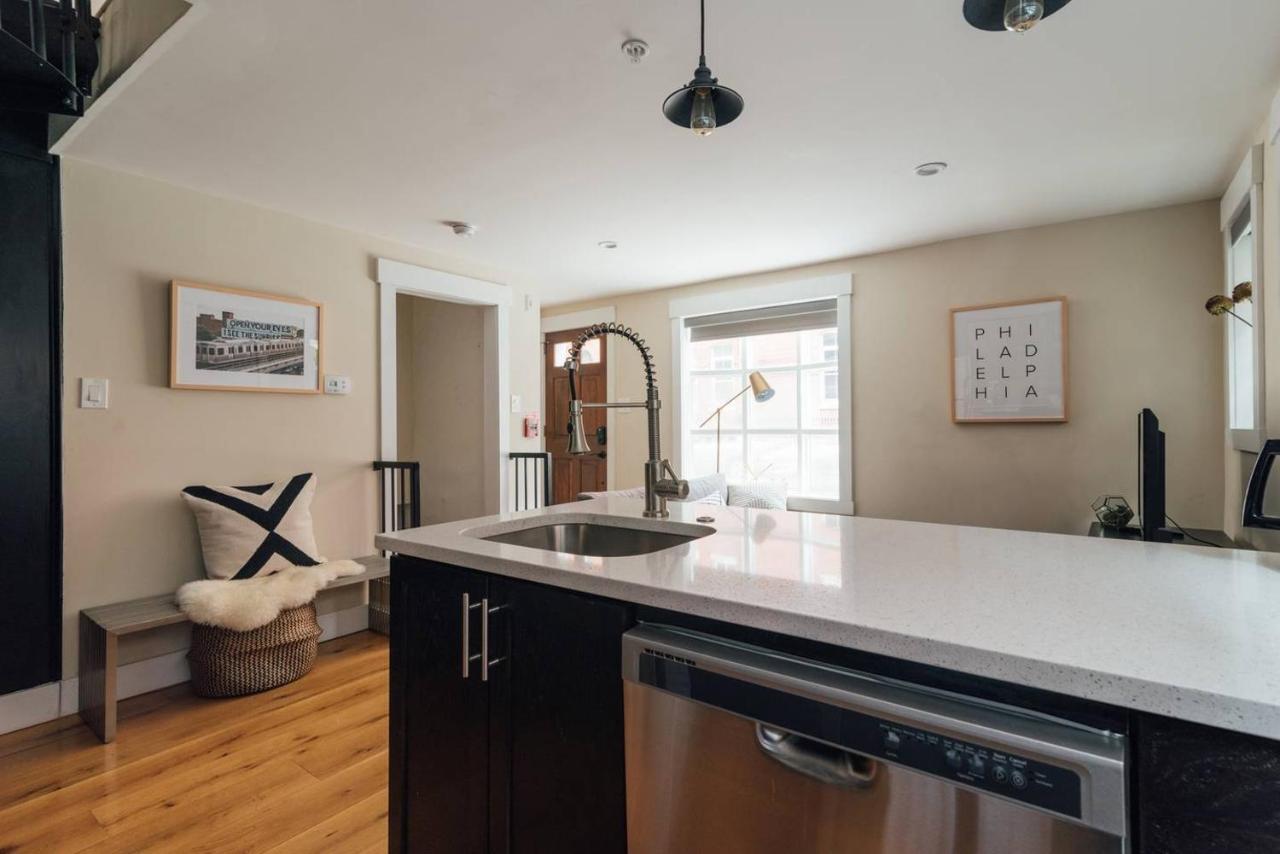 Renovated & Modern Home In Downtown Philly 필라델피아 외부 사진